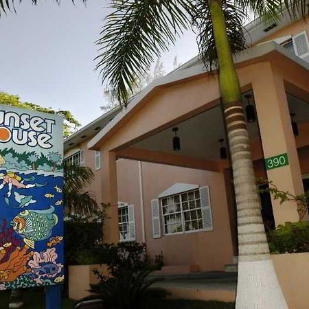 فندق Sunset House جورج تاون المظهر الخارجي الصورة